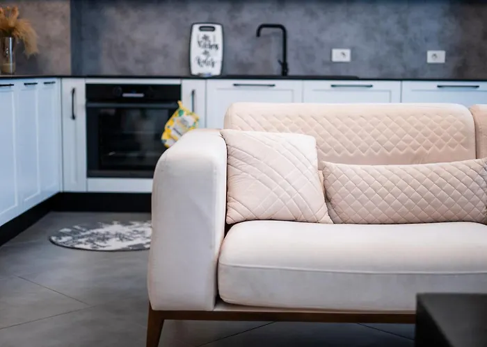 Home Select Tirana 6