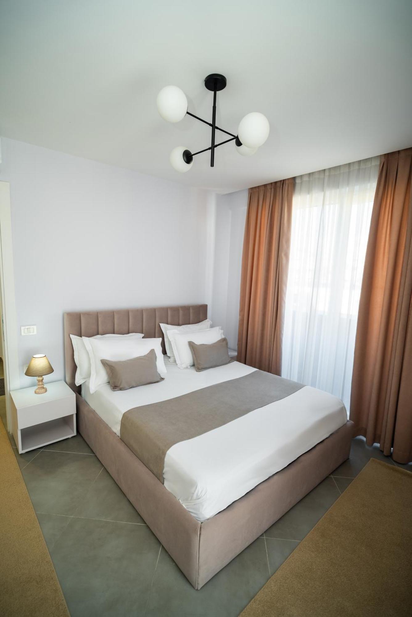 Select 6 Apartman